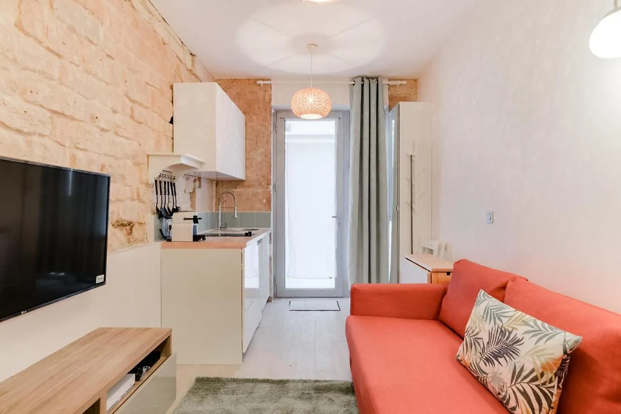 Near Le Moulin Rouge And Montmartre Apartamento